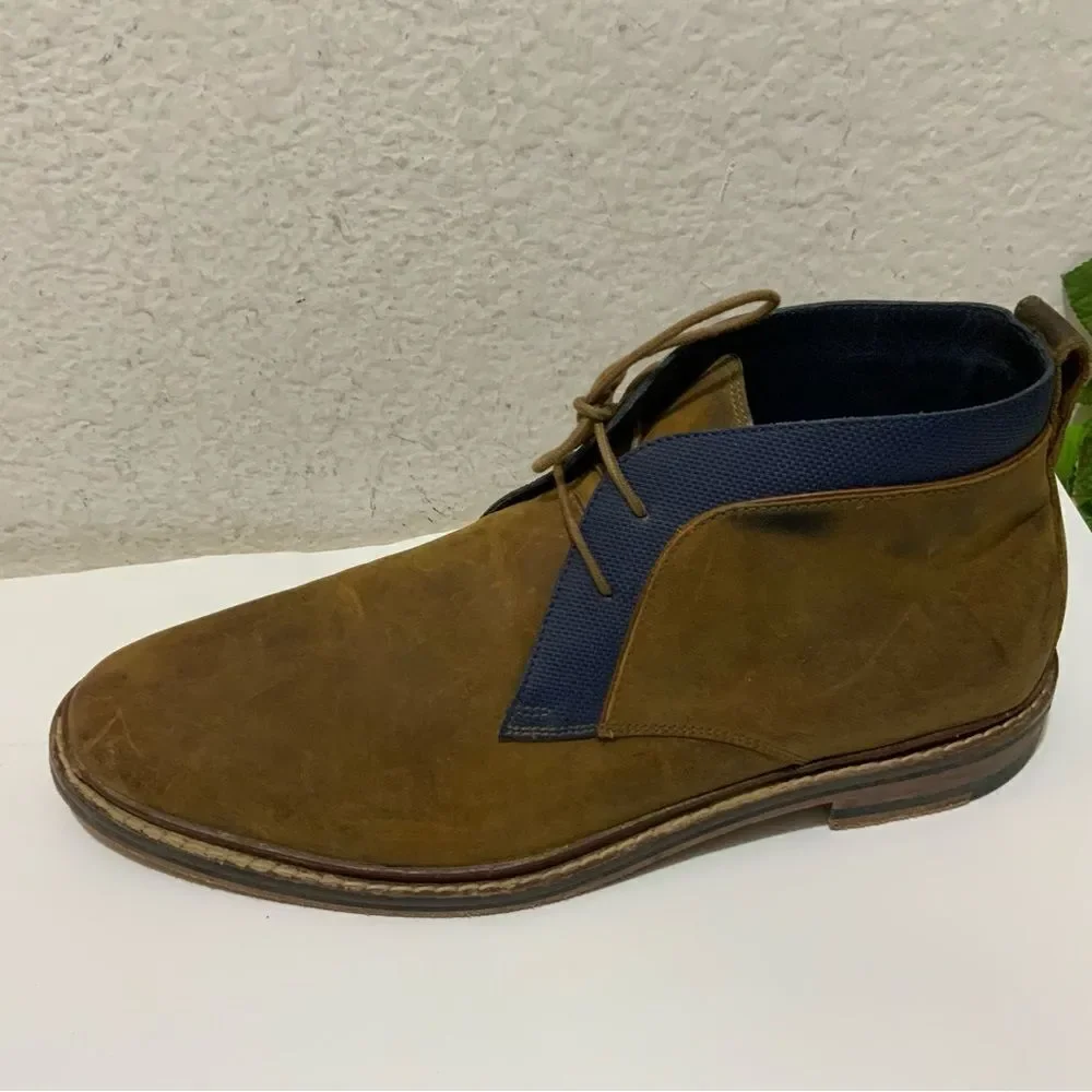 Cole Haan C20149 Mens size 9 Cambridge Chukka Brown leather Boots